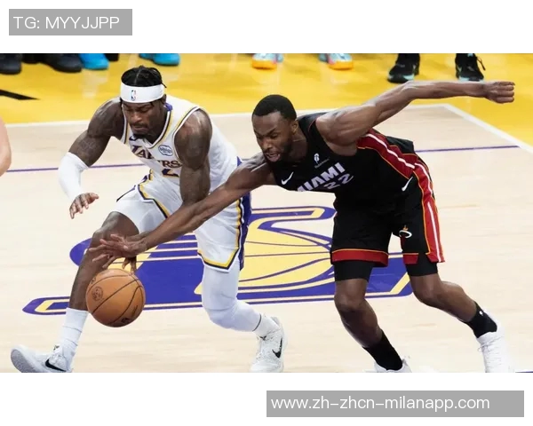 尼克斯与爵士激战正酣球迷期待精彩对决与绝妙表现